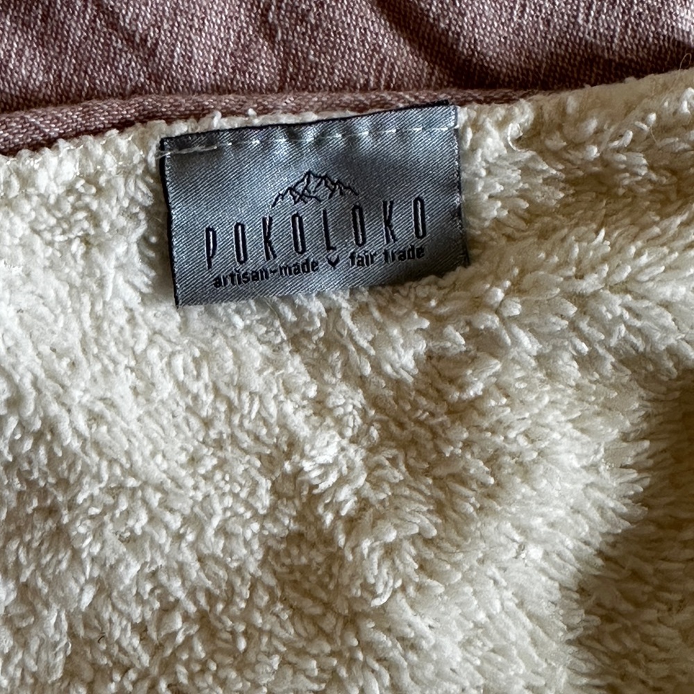 POKOLO Atlas Fleece Lined Throw - Picture 3 of 4